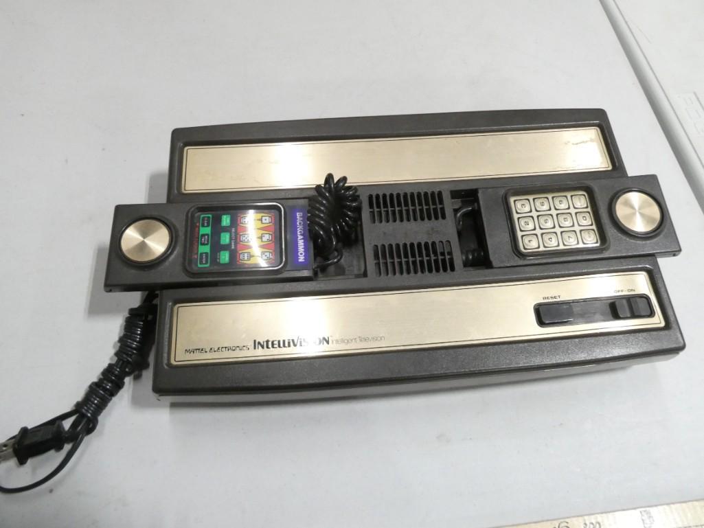 Mattel Electronics Intellivision: Mattel Electronics Intellivision . Includes the power cord, but no other cords Condition: untested