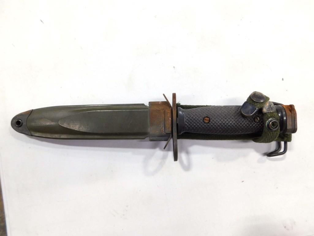 Vintage Bayonet with Metal Sheath: Vintage Bayonet with Metal Sheath