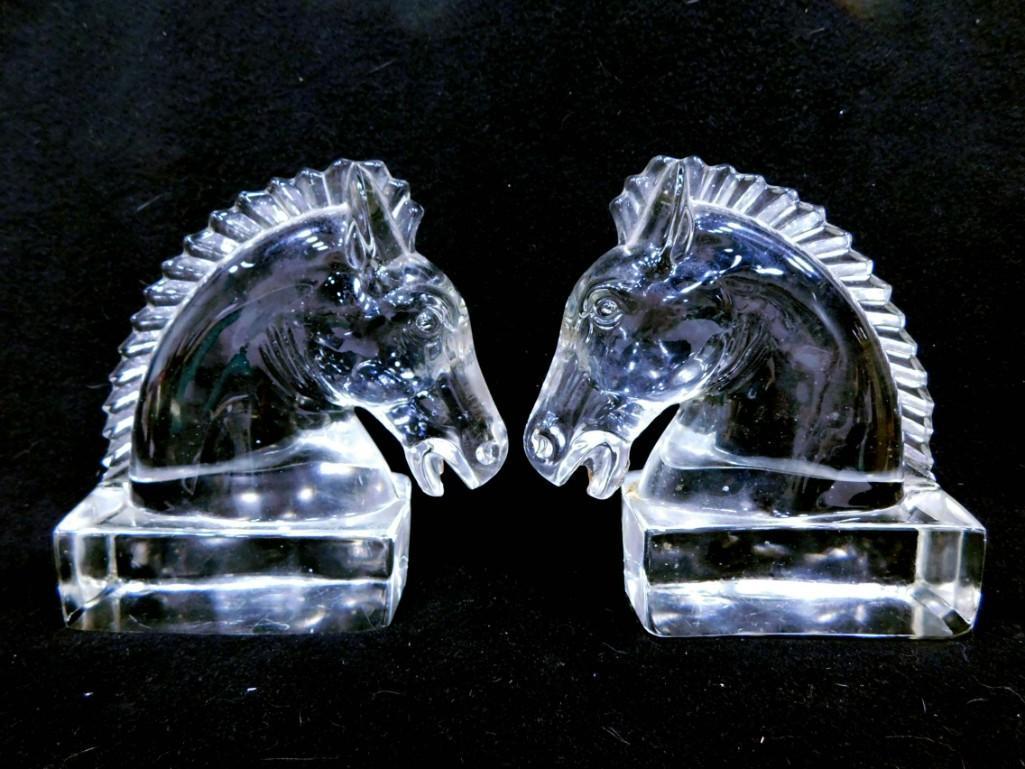 Pr of Heisey Horse Head Bookends 1937-1956 Horse Head No 1: Pair of Vintage Heisey Horse Head Bookends 1937-1956 Horse Head No 1 . No chips or cracks. Some scratches on the bottoms from normal use. No Heisey diamond mark.