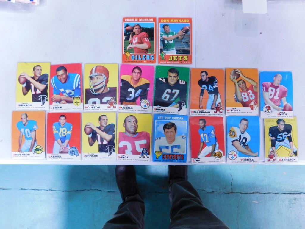 Lot of 18 Vintage Football Cards - Mostly Topps 1969 (1 of 7)