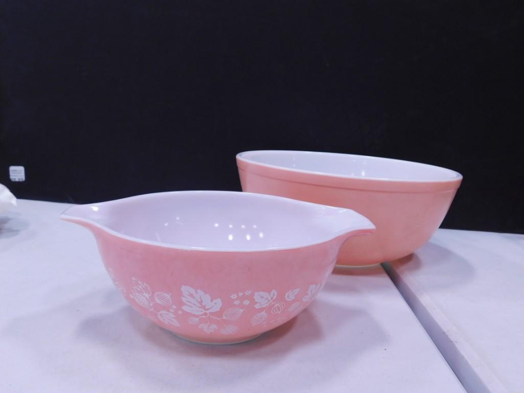 2 Pink Vintage Pyrex Bowls incl Pink Gooseberry Cinderella Bowl and a Solid Pink Mixing Bowl (1 of 4)