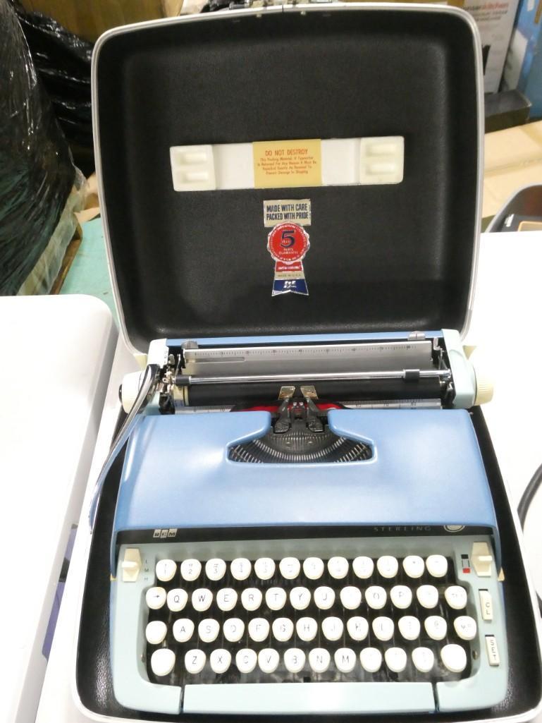 Vintage Teal Smith Corona Manual Typewriter (1 of 8)