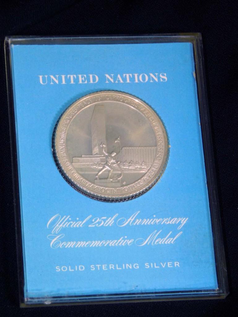 Sterling Silver United Nations Official 25th Anniversary Commemorative Medal Franklin Mint: Sterling Silver United Nations Official 25th Anniversary Commemorative Medal minted for The United Nations by The Franklin Mint
