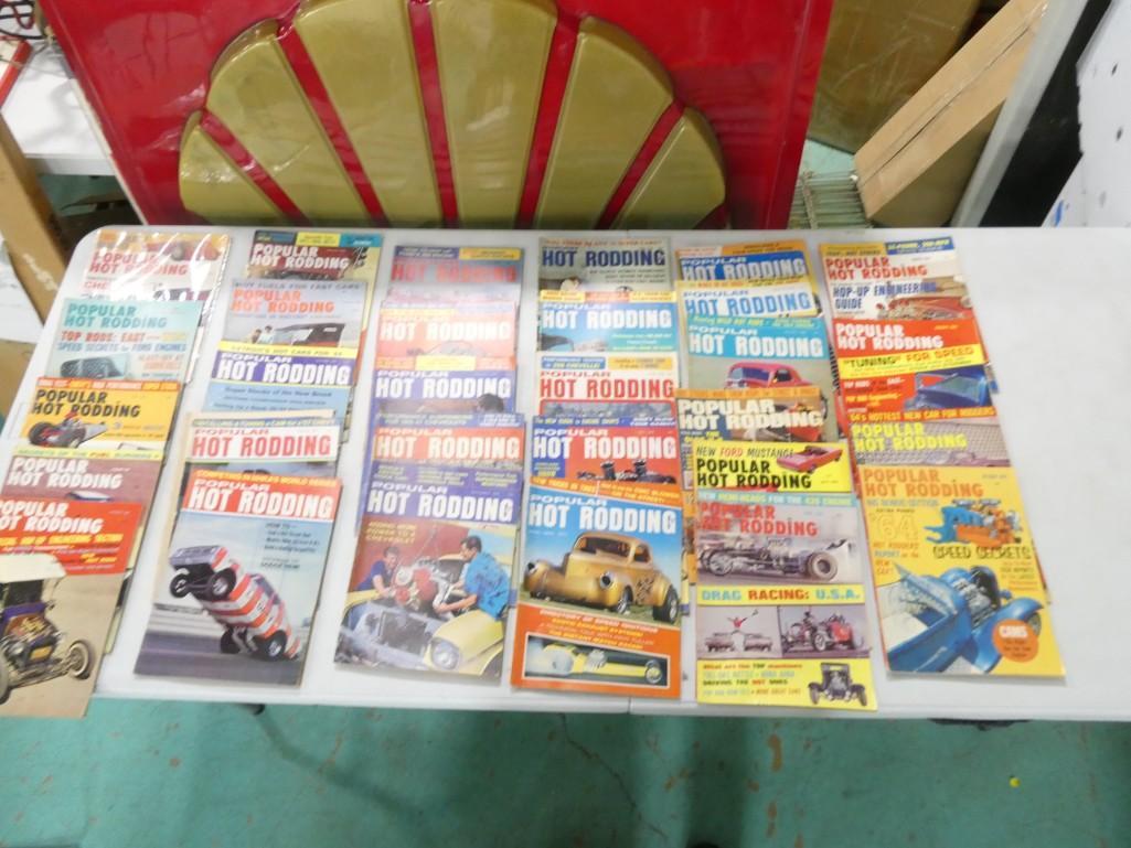 Lot of Vintage Popular Hot Rodding Magazines incl 1960s and 1 from 1970: Lot of Vintage Popular Hot Rodding Magazines incl 1960s and 1 from 1970