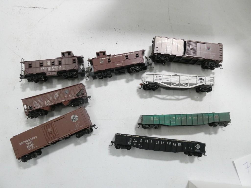 Lot of 8 HO Scale Train Cars including Pennsylvania, Great Northern, Northern Pacific, etc. (1 of 5)
