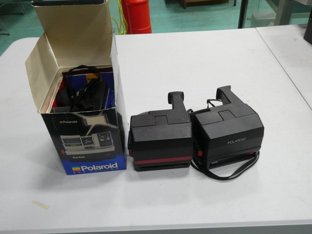 Lot of 3 vintage Polaroid Cameras - one with a box (1 of 5)