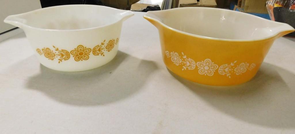 2 Vintage Pyrex Butterfly Gold Casserole Dishes (1 of 10)
