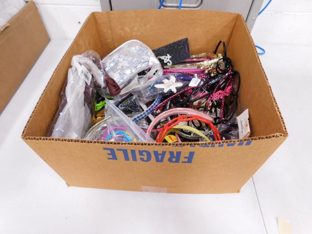 Headbands, Bracelets, Small Purses, Jewelry, etc Lot: Large assortment of headbands, bracelets, necklaces, hair ornaments, jewelry, small purses, reader glasses, key chains, etc. Most itmes new.