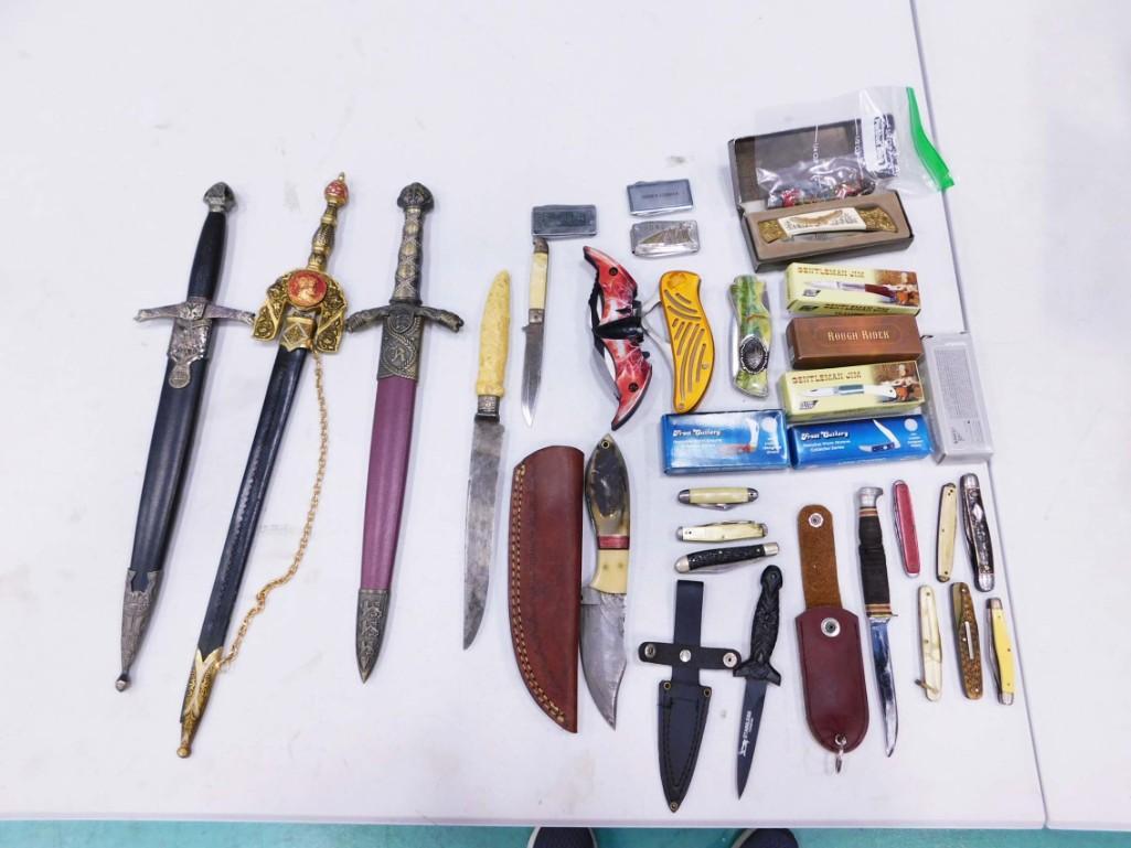 Lot of Knives incl Pocket Knives, Knives with Sheaths, Daggers, etc (1 of 5)