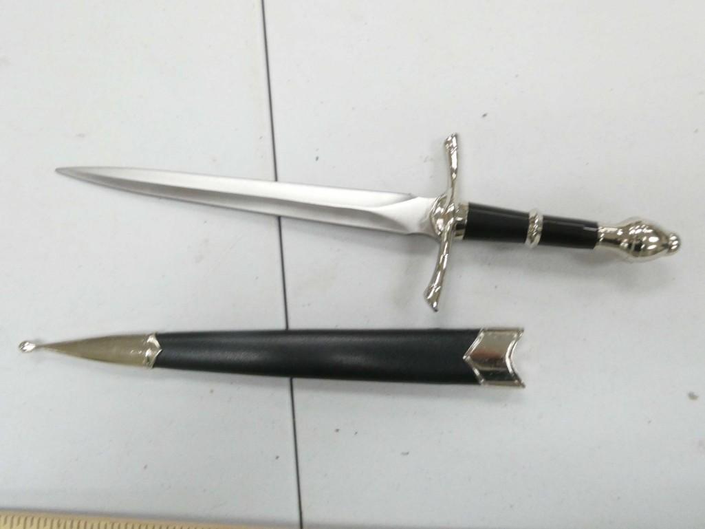 Dagger with Sheath and Stainless Steel Blade (1 of 5)