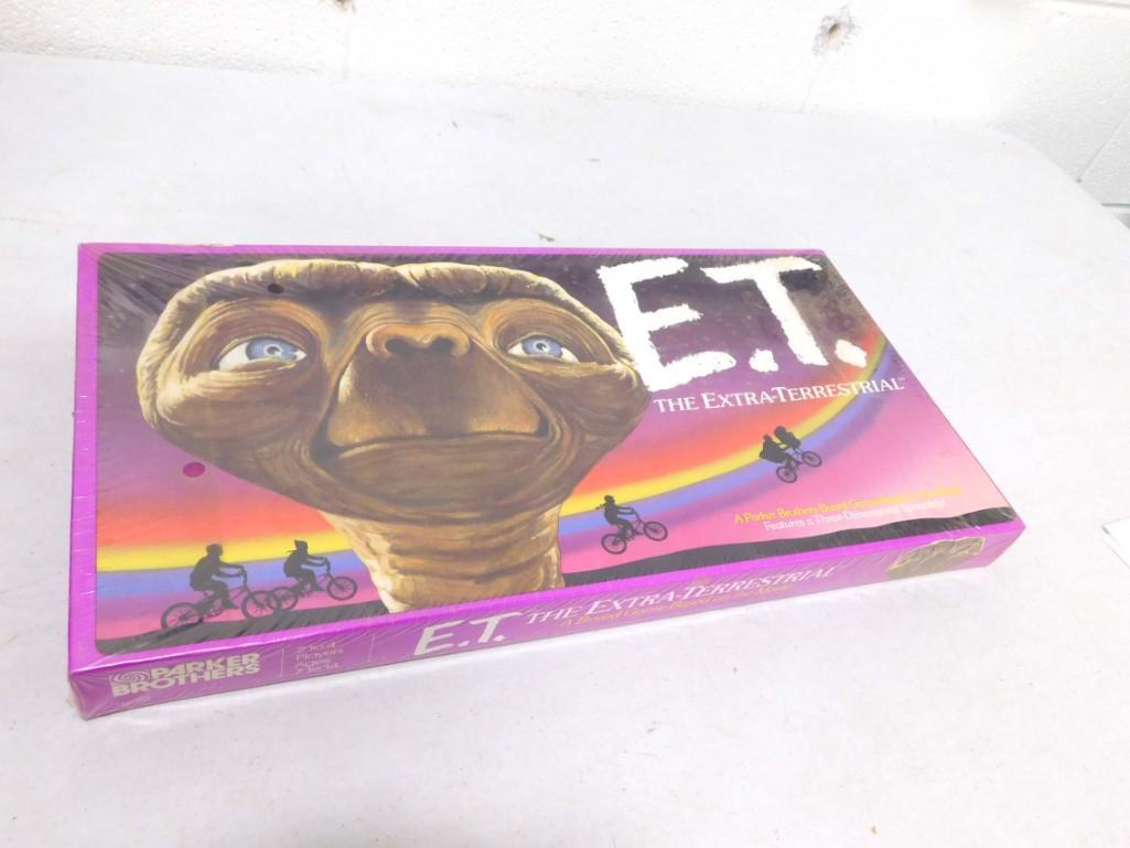 ET The Extra Terrestrial Board Game New and Sealed NOS (1 of 3)