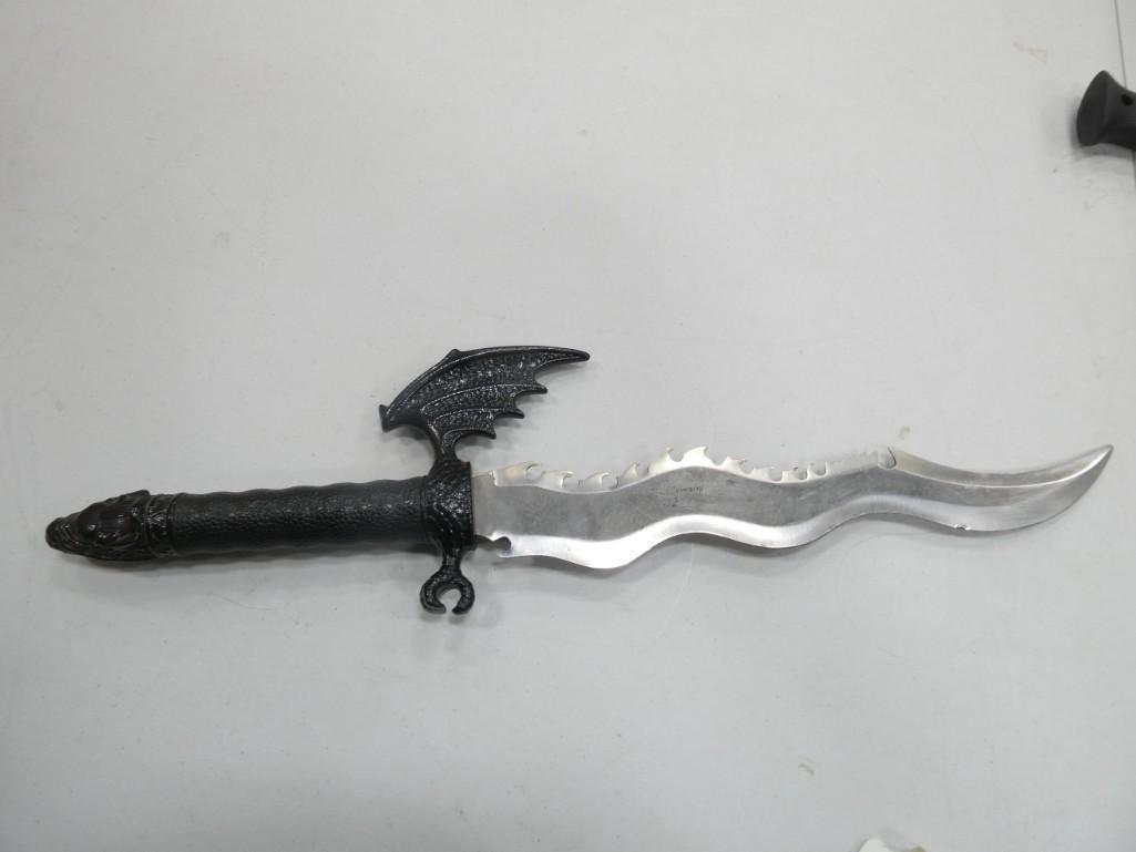 Dragon Sword Made in Pakistan: Dragon Sword Made in Pakistan . Measures about 21 1/2" total length.