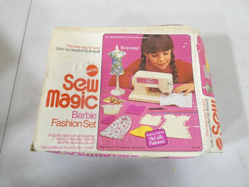 Mattel Sew Magic Barbie Fashion Set with Box (1 of 9)