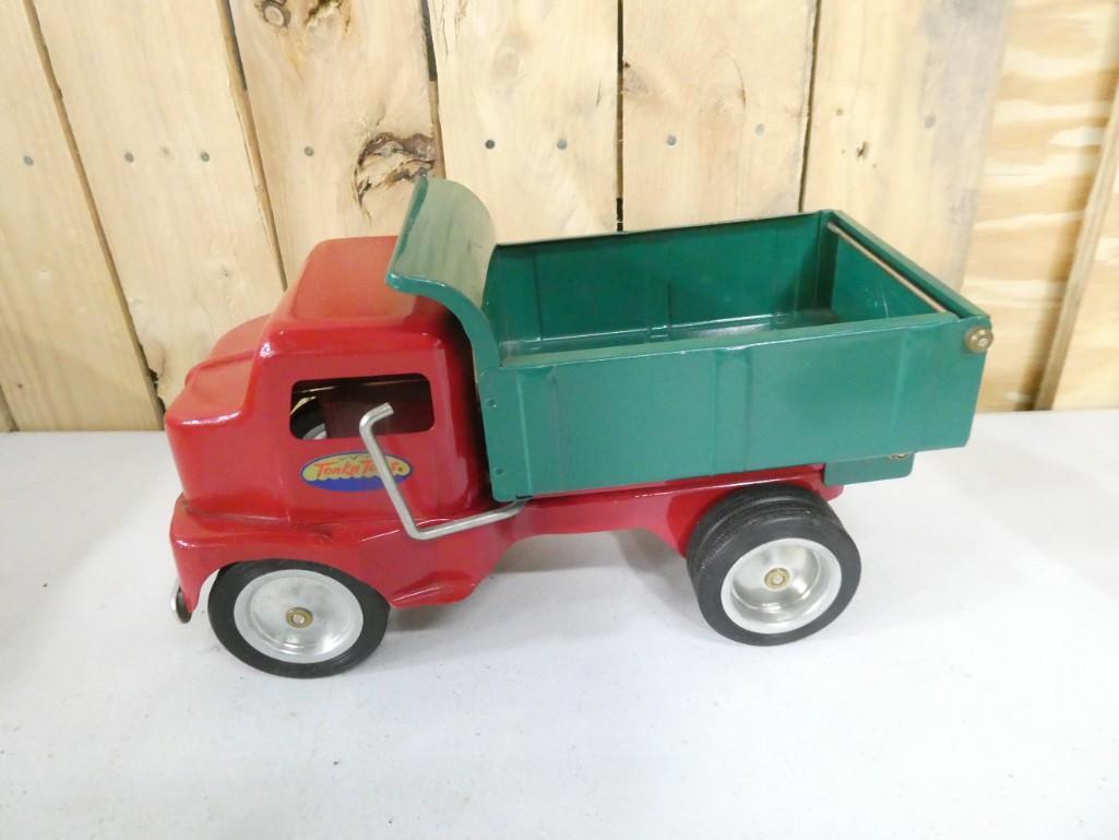 Pressed Steel Tonka Toys Dump Truck (1 of 7)