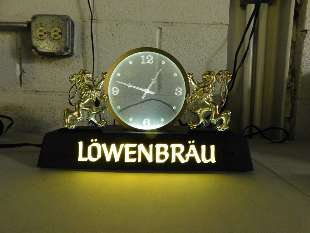 Lowenbrau Beer Bar Clock Light Works (1 of 3)