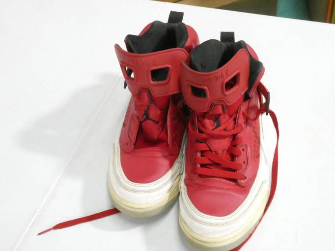 size 9 jordan shoes