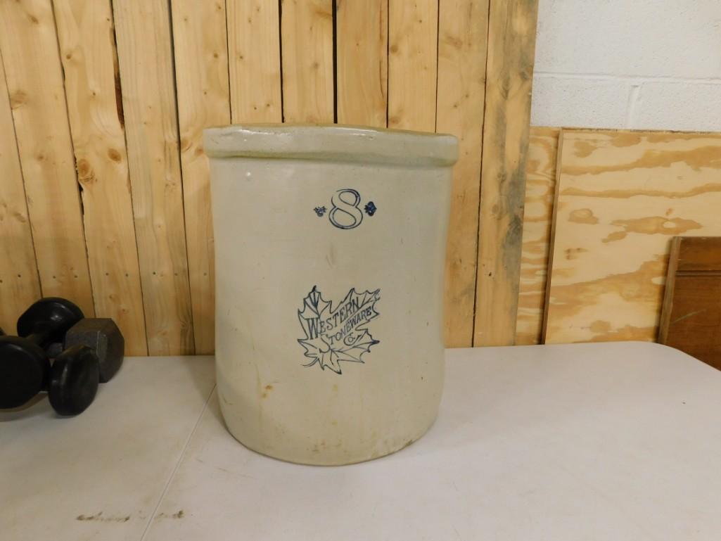 8 Gallon Western Stoneware Crock (1 of 4)