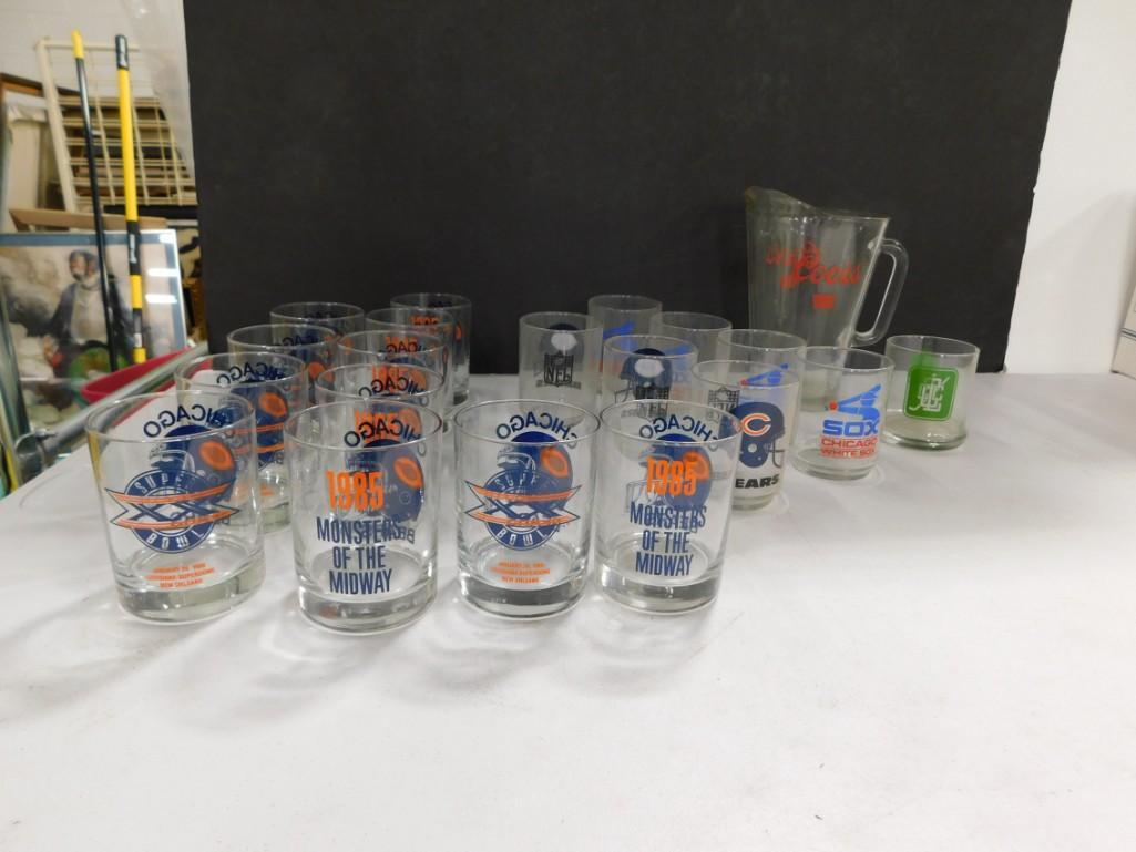 Large Lot of Sports drinking glasses including Vintage Chicago Bears Superbowl XX, Chicago White Sox (1 of 5)