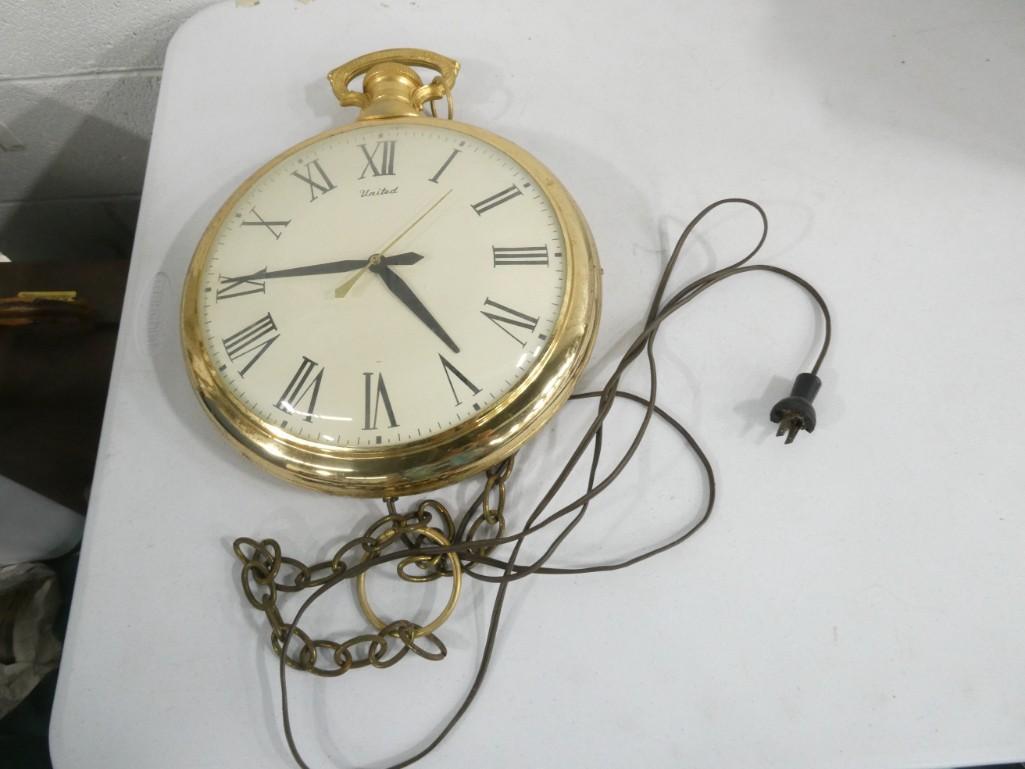 Vintage Pocket Watch Wall Clock Works (1 of 6)
