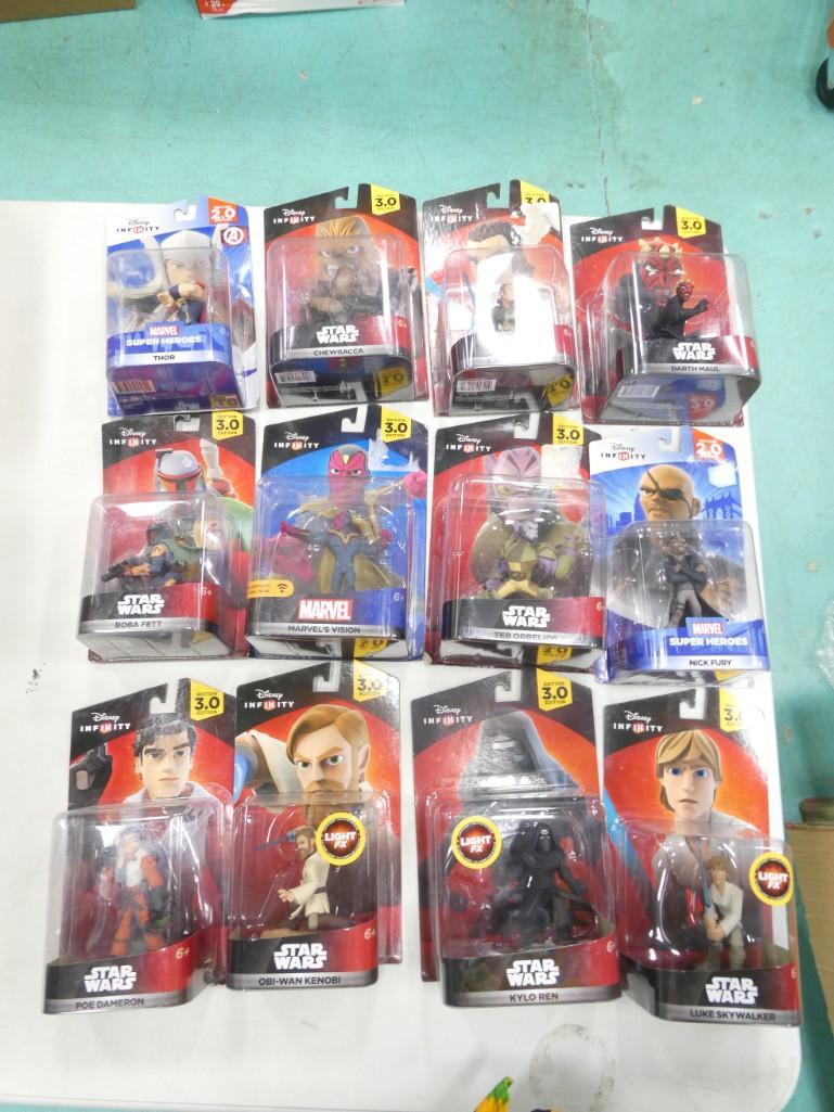 12 Disney Infinity Star Wars Figures New in Package (1 of 4)