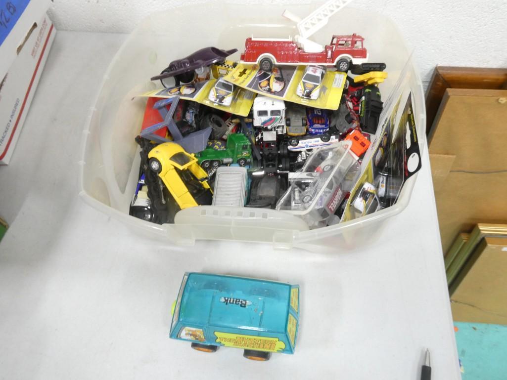 Toy Lot incl Cars, Trucks, Scooby Doo Mystery Machine, etc (1 of 5)