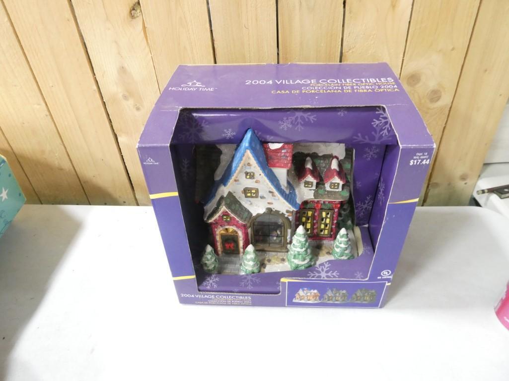2004 Village Collectibles Fiber Optics Christmas House (1 of 3)