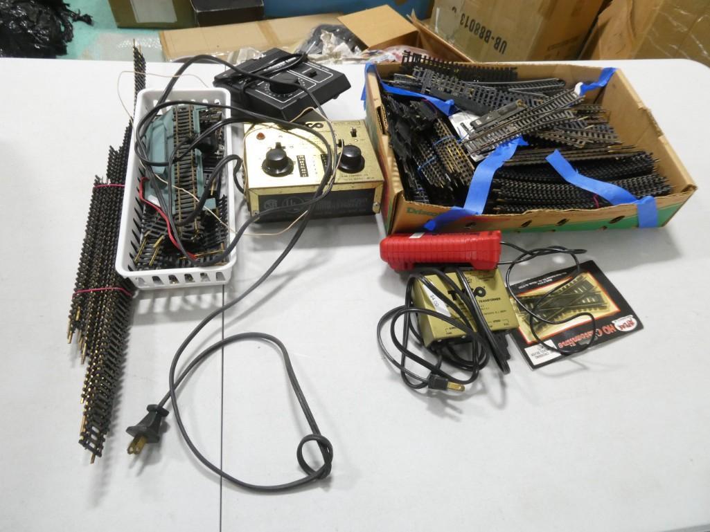 Model Train Lot incl HO Scale Track, Transformers, etc (1 of 7)