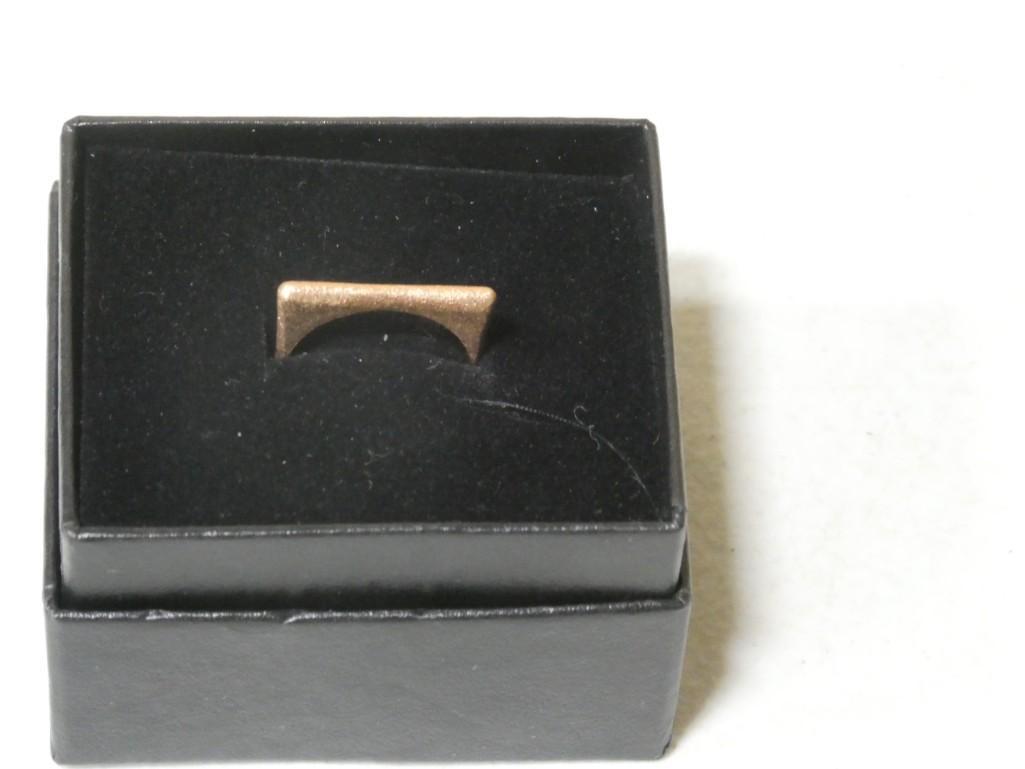14k Gold Ring Approx 2g Total Weight (1 of 3)