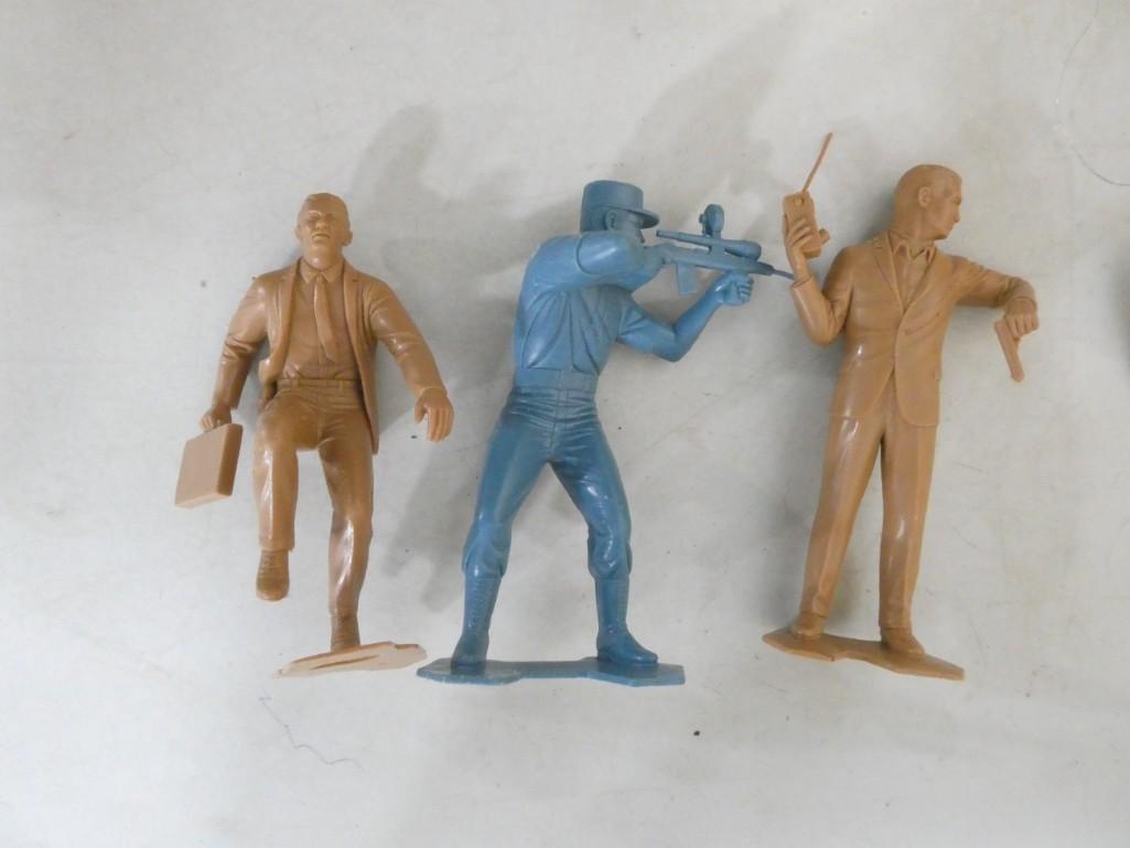 3 Vintage 1966 Marx The Man from U.N.C.L.E. Plastic Figures: 3 Vintage 1966 Marx The Man from U.N.C.L.E. Plastic Figures