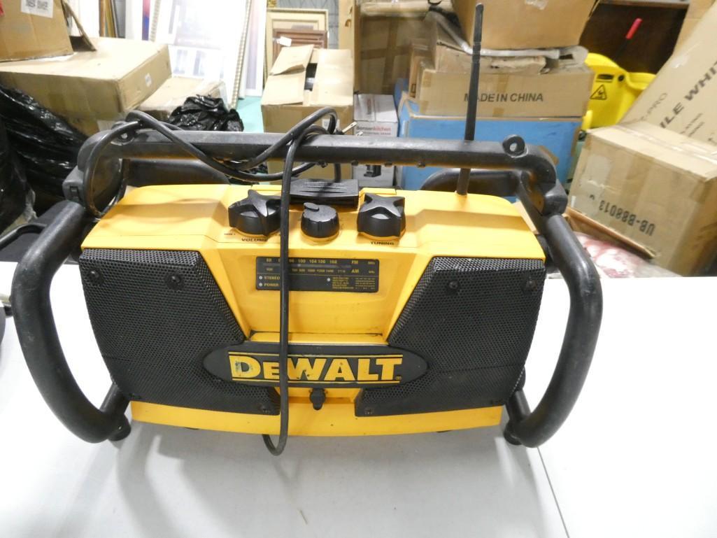 DeWalt Boombox Stereo AM FM Radio (1 of 6)