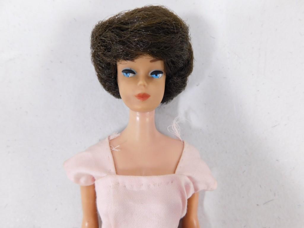 Vtg 1960s Brunette Bubble Cut Barbie Doll (1 of 10)
