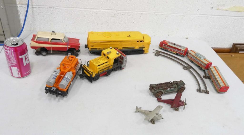 Lionel Lot incl No 68 Executive Inspection Car and Track Cleaning Car plus a Tin Train Car, (1 of 8)