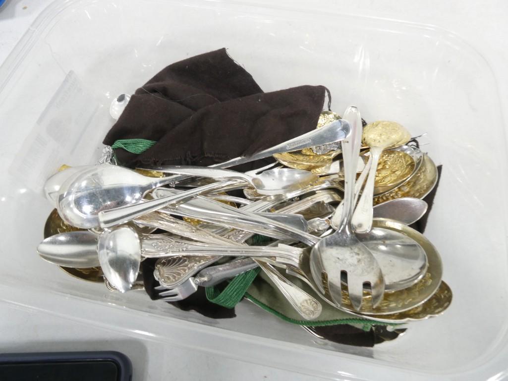 Lot of Flatware: Lot of Flatware