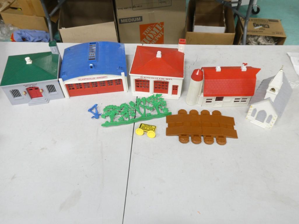 Plasticville Models incl Airport, Fire Dept, Barn, Police Dept, Church,: Plasticville Models incl Airport, Fire Dept, Barn, Police Dept, Church. Some of the glue is brittle