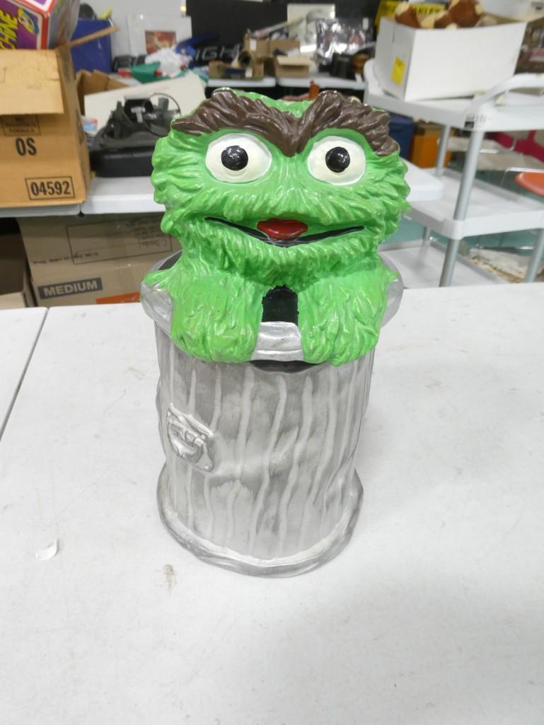 Sesame Street Oscar the Grouch Cookie Jar (1 of 4)