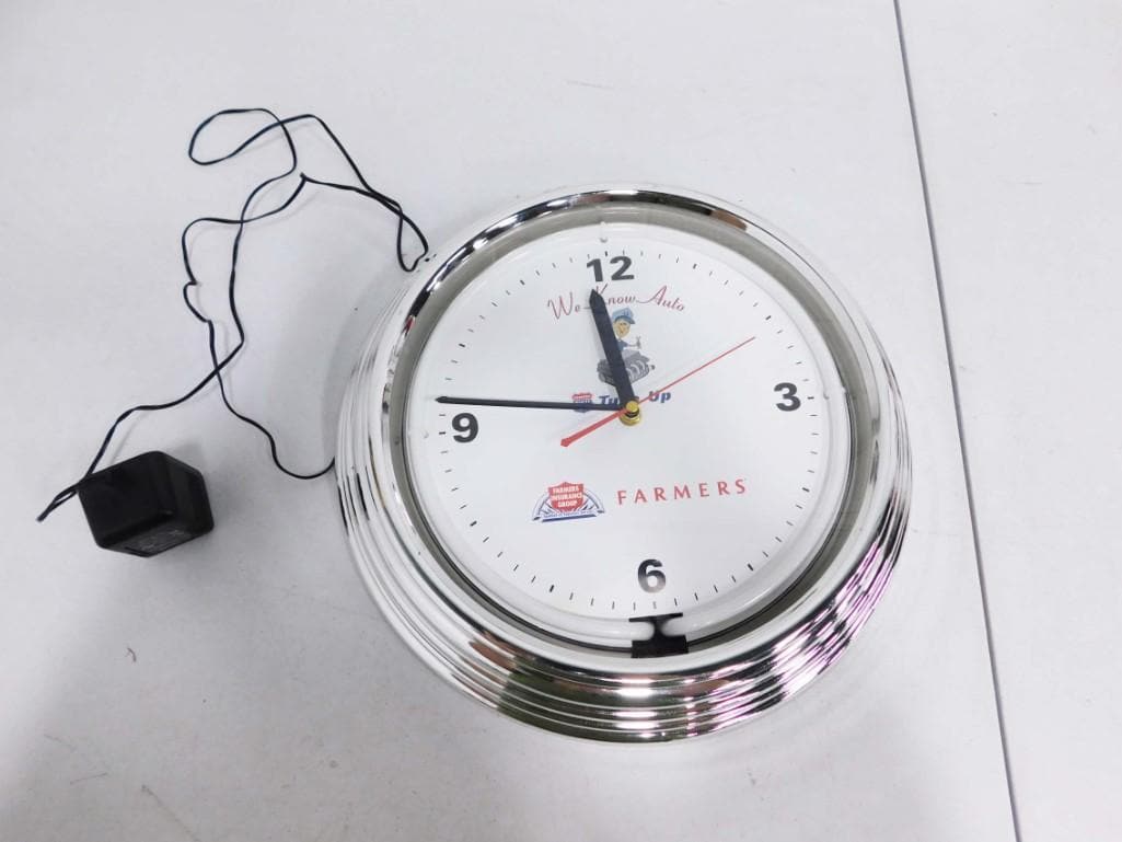 Farmers Insurance Neon Clock: Farmers Insurance Neon Clock
