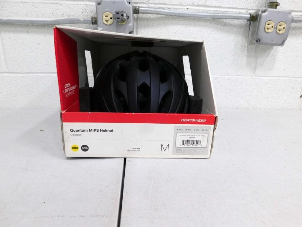 Bontrager Bicycle Helmet Size M Appears New in Box: Bontrager Bicycle Helmet Size M Appears New in Box