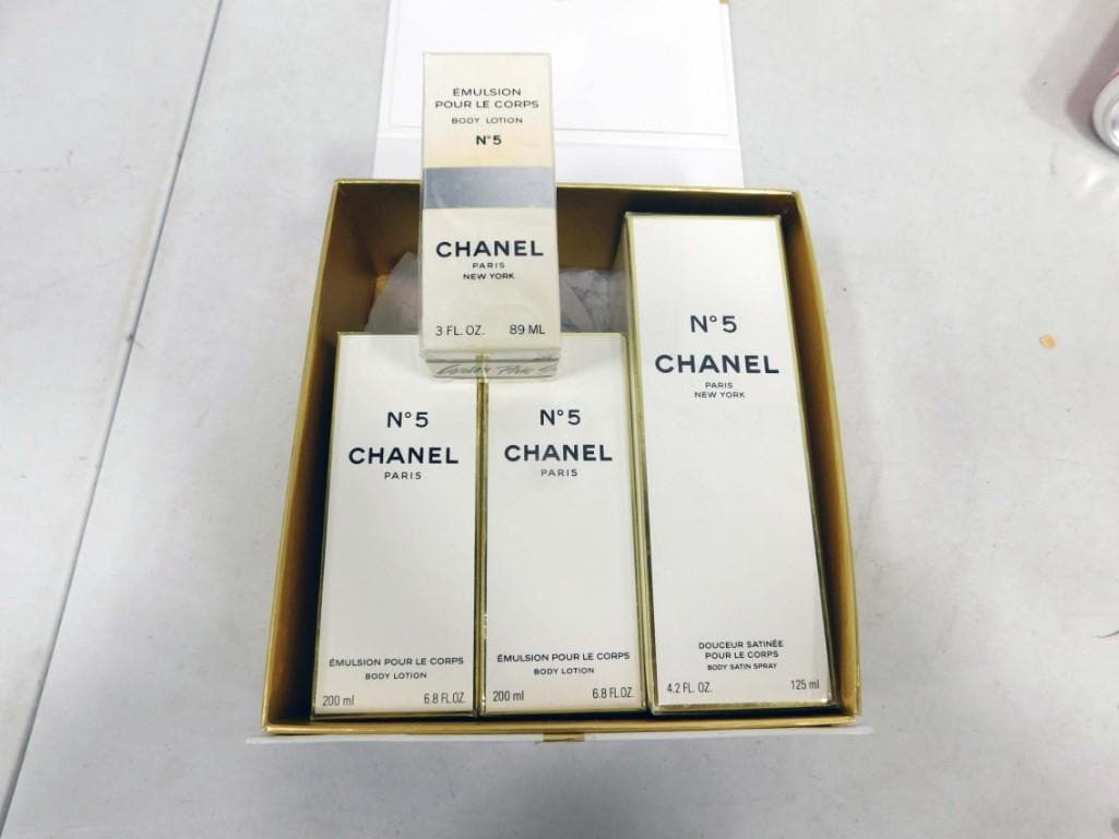 Chanel No 5 Body Lotion And Body Satin Spray Auction