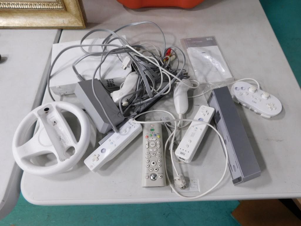 Nintendo Wii Lot incl System, Controllers, etc (1 of 3)
