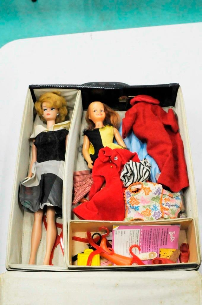 Vintage 1960s Bubble Cut Barbie Doll, Barbie Case, Clothes, Ideal Doll Dodi (1 of 10)