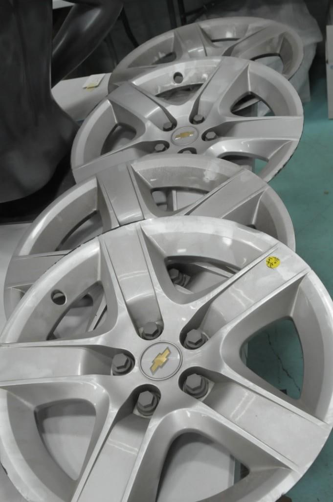 4 Chevrolet Hubcaps approx 19" in Diameter: 4 Chevrolet Hubcaps approx 19" in Diameter