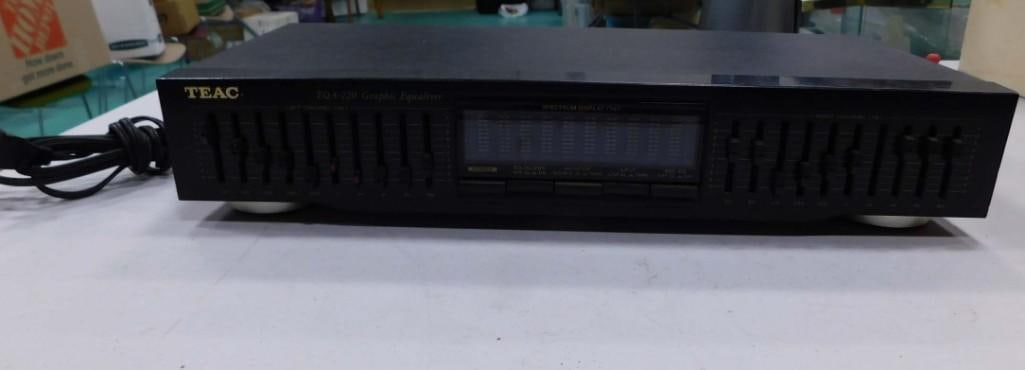 Teac EQA-220 Graphic Equalizer Stereo Component (1 of 6)
