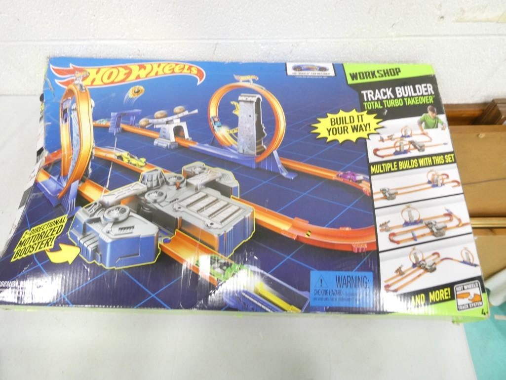 Hot Wheels Workshop Track Builder: Hot Wheels Workshop Track Builder Condition: comes with everything that you see in the pictures