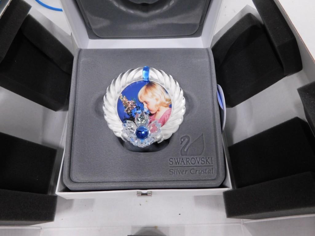 Swarovski Crystal Round Picture Frame: Swarovski Crystal Round Picture Frame