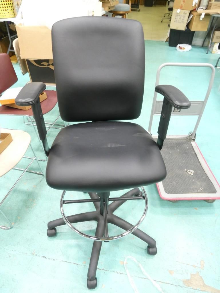 Adjustable Counter Height or Drafting Height Desk Chair or Stool with Arms: Adjustable Counter Height or Drafting Height Desk Chair or Stool with Arms Great for back to school or a college dorm room. Condition: has a small tear in the top