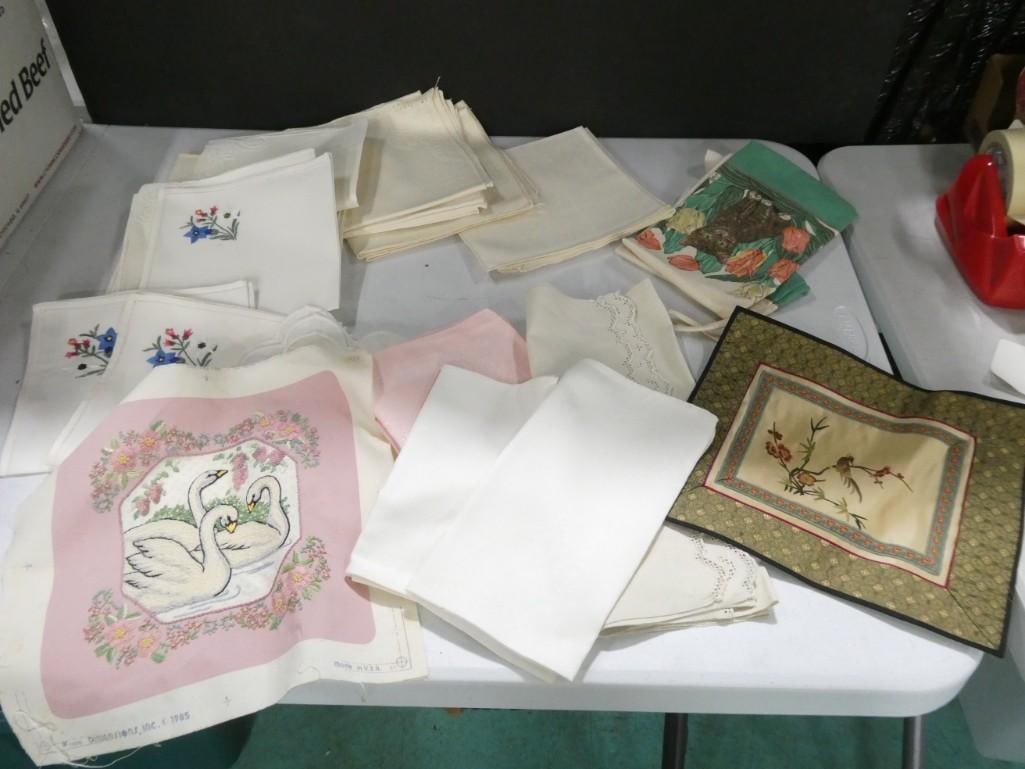 Vintage Linens / napkin lot including cat, floral, etc.: Vintage Linens / napkin lot including cat, floral, etc.
