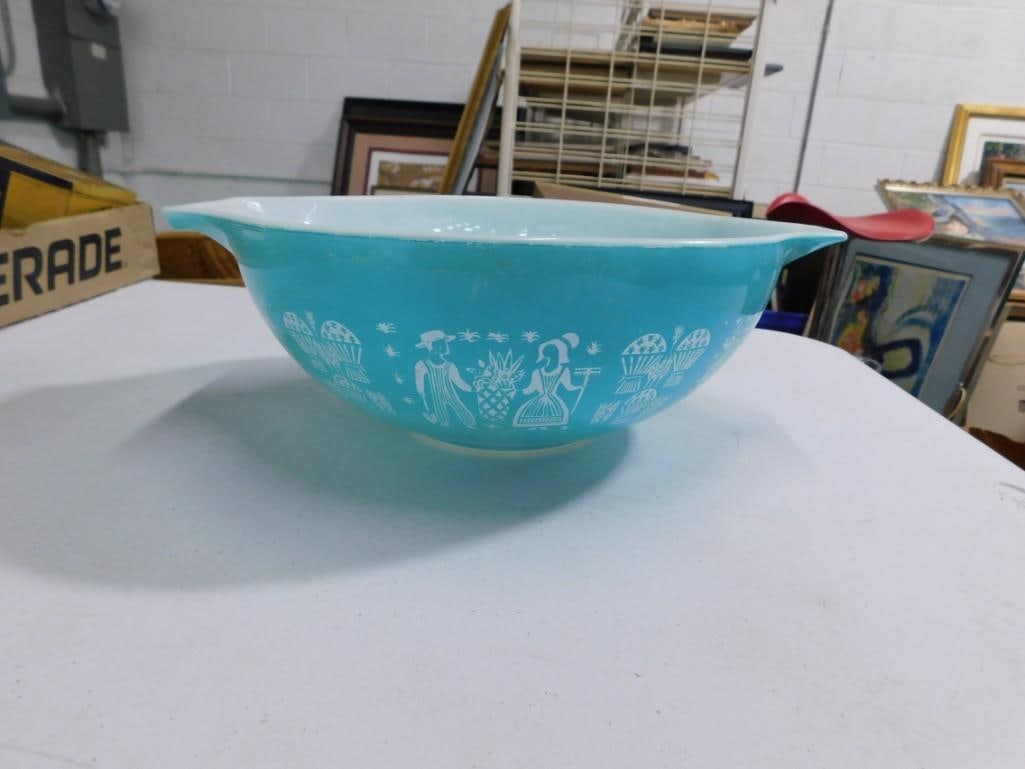 Vintage Pyrex Amish Butterprint Turquoise or Aqua Cinderella Bowl (1 of 4)