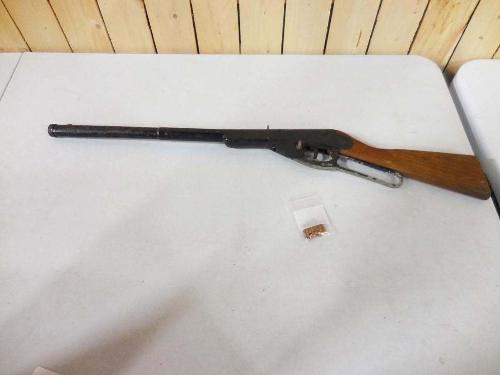 Daisy BB Gun with some BBs: Daisy BB Gun with some BBs