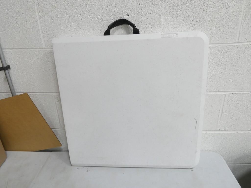 4ft Folding Table (1 of 2)