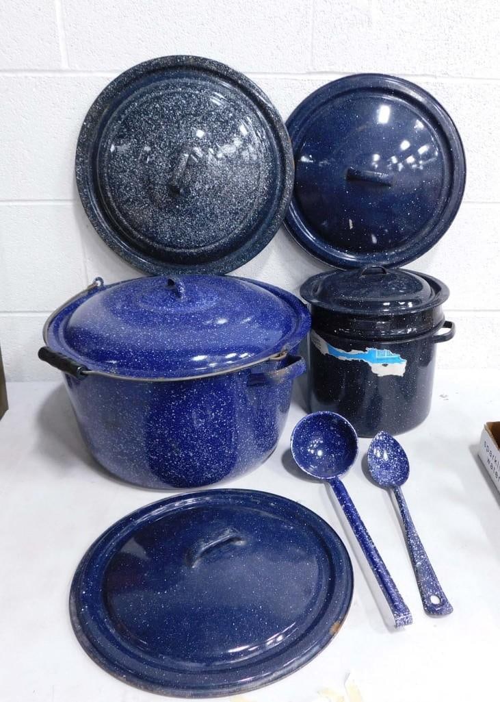 Graniteware Lot incl Pots, Lids, Dipper, Spoon (1 of 3)